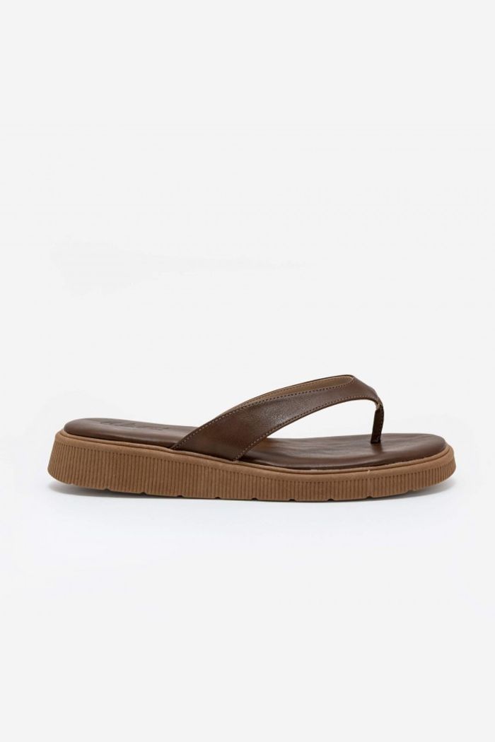 Flatform Minimalista com Dedo Café