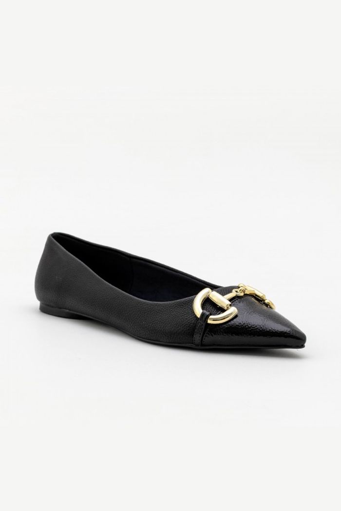 Sapatilha Elegante com Bico Fino Preta