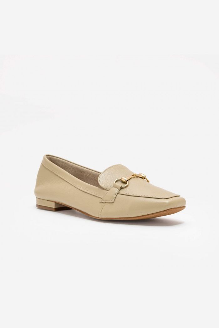 Mocassim Tradicional em Couro Taupe