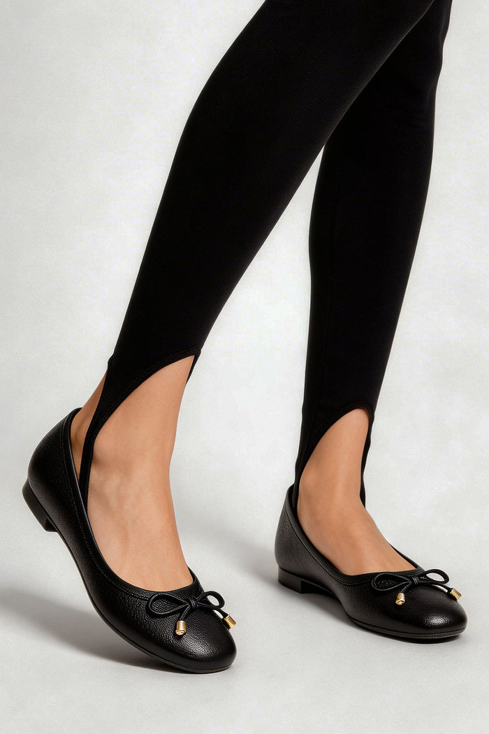 Sapatilha Delicada em Couro Preta