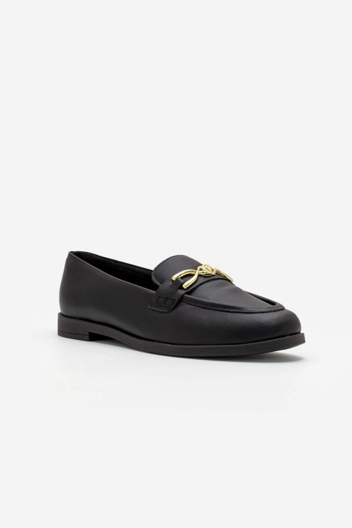 Mocassim Croco em Couro Enfeite Preto