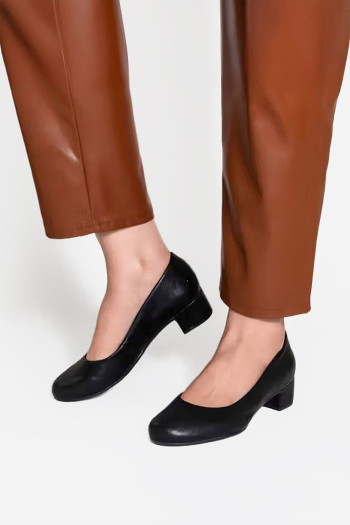 Scarpin Básico com Salto Bloco Preto