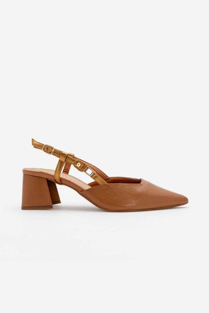 Chanel com Salto Bloco Tostado
