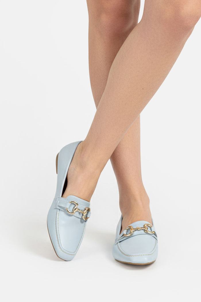Mocassim Com Enfeite Bico Quadrado Azul Claro