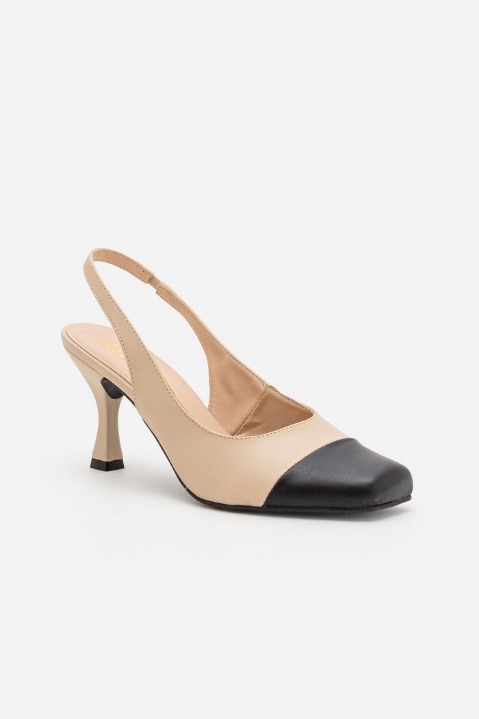 Chanel Bicolor com Bico Quadrado e Salto Taça Amêndoa