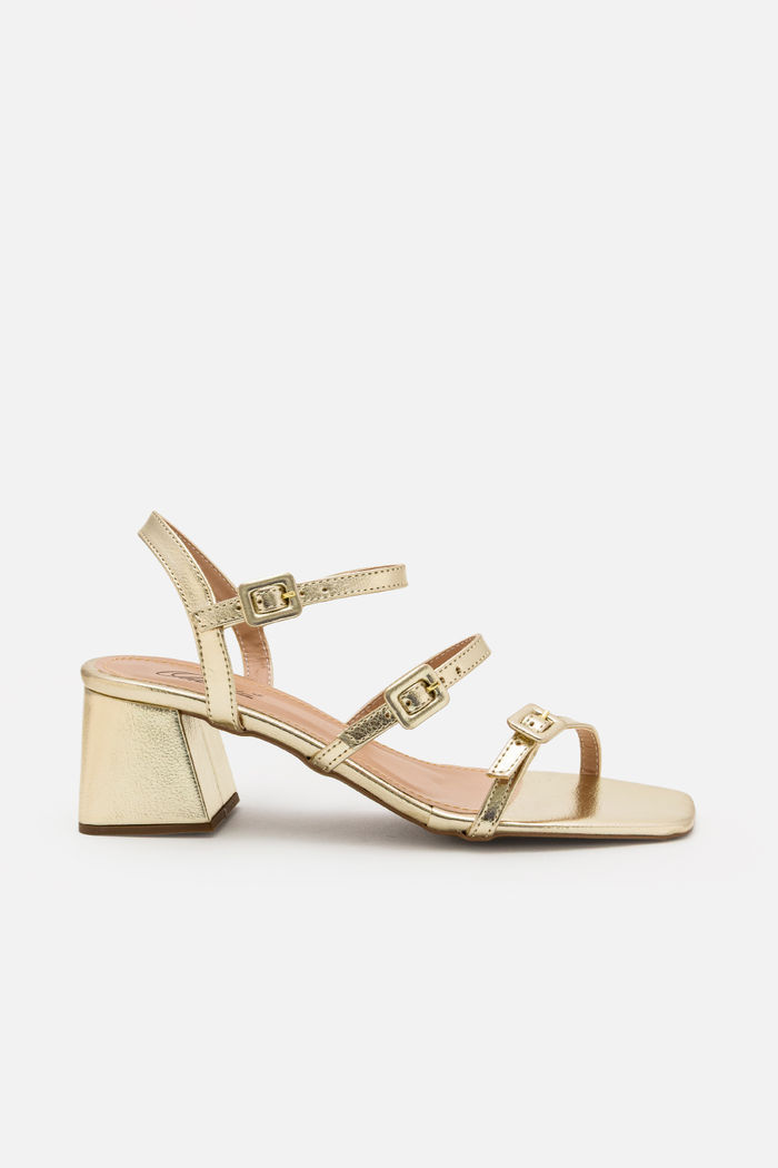 Sandália Delicada com Fivelas que Regulam Ouro