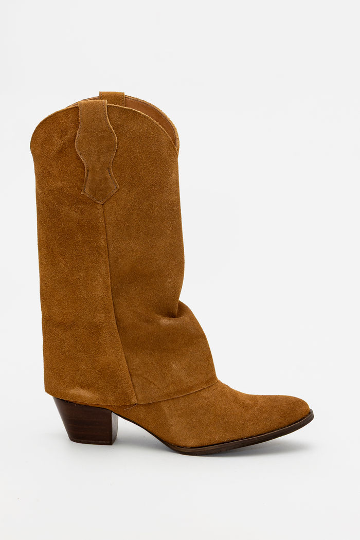 Bota Western com Capa em Couro Camurça Castor