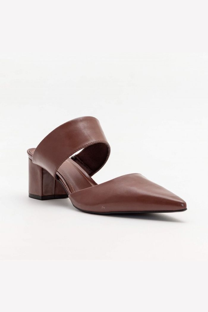 Mule Clássico com Salto Médio Café