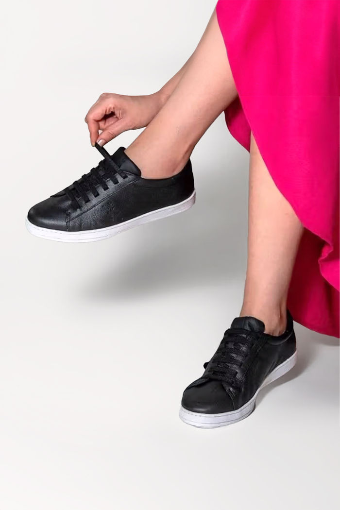 Tênis eXXXtouro em Couro Preto