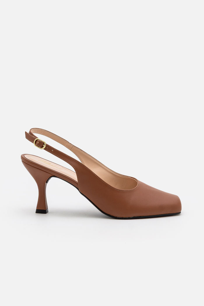 Chanel Moderno com Bico Quadrado Caramelo