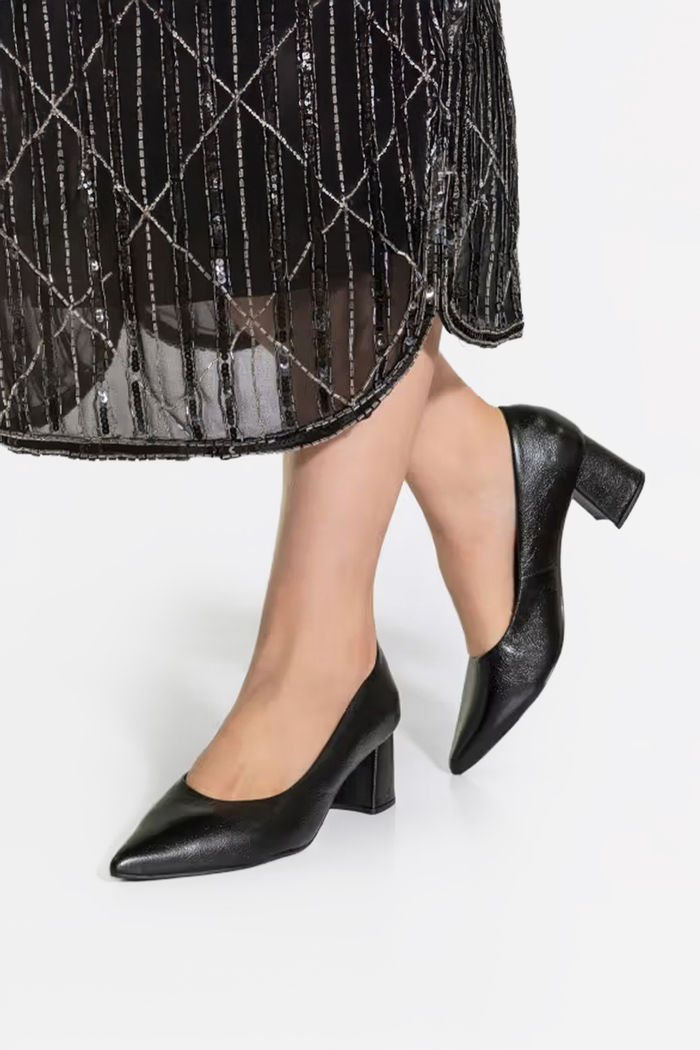Scarpin Clássico em Couro Preto