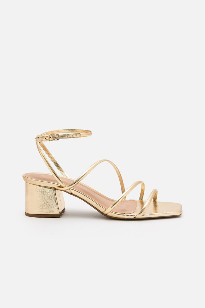 Sandália com Tiras Delicadas e Salto Bloco Champagne