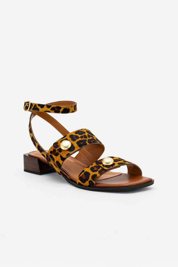 Sandália em Couro com Tiras Largas Onça