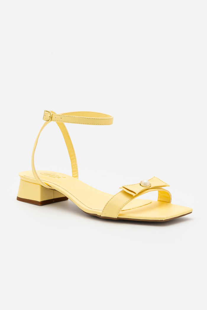 Sandália com Laço Salto Baixo Amarelo