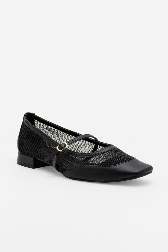 Scarpin em Tela com Bico Quadrado Preto
