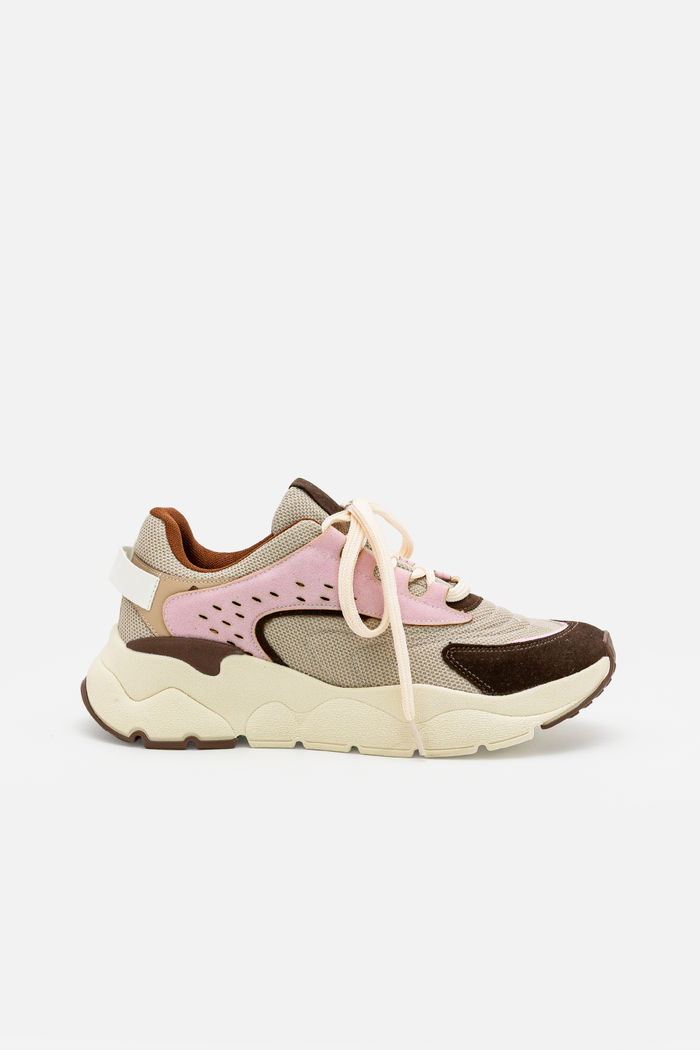 Tênis com Recortes e Solado Esportivo Off White