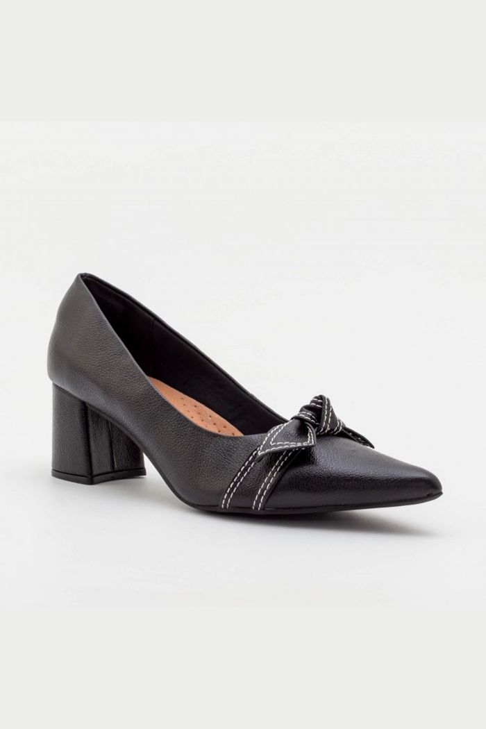Scarpin Laço com Pesponto em Couro Preto