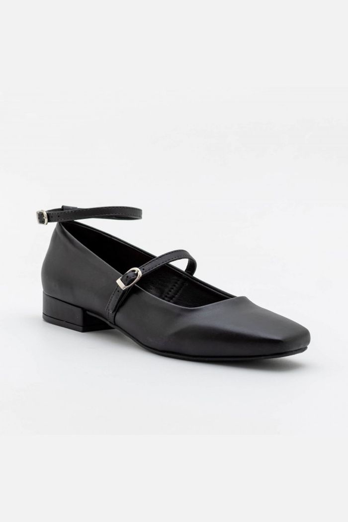 Scarpin Boneca com Bico Quadrado Preto