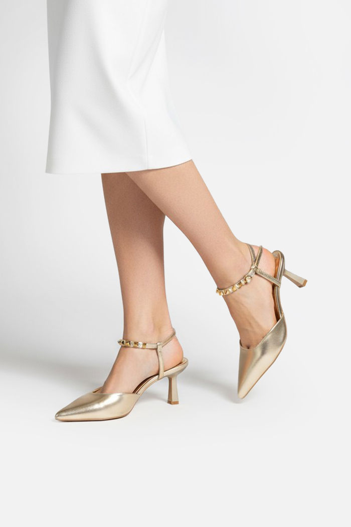 Chanel com Spike e Salto Geométrico Champagne