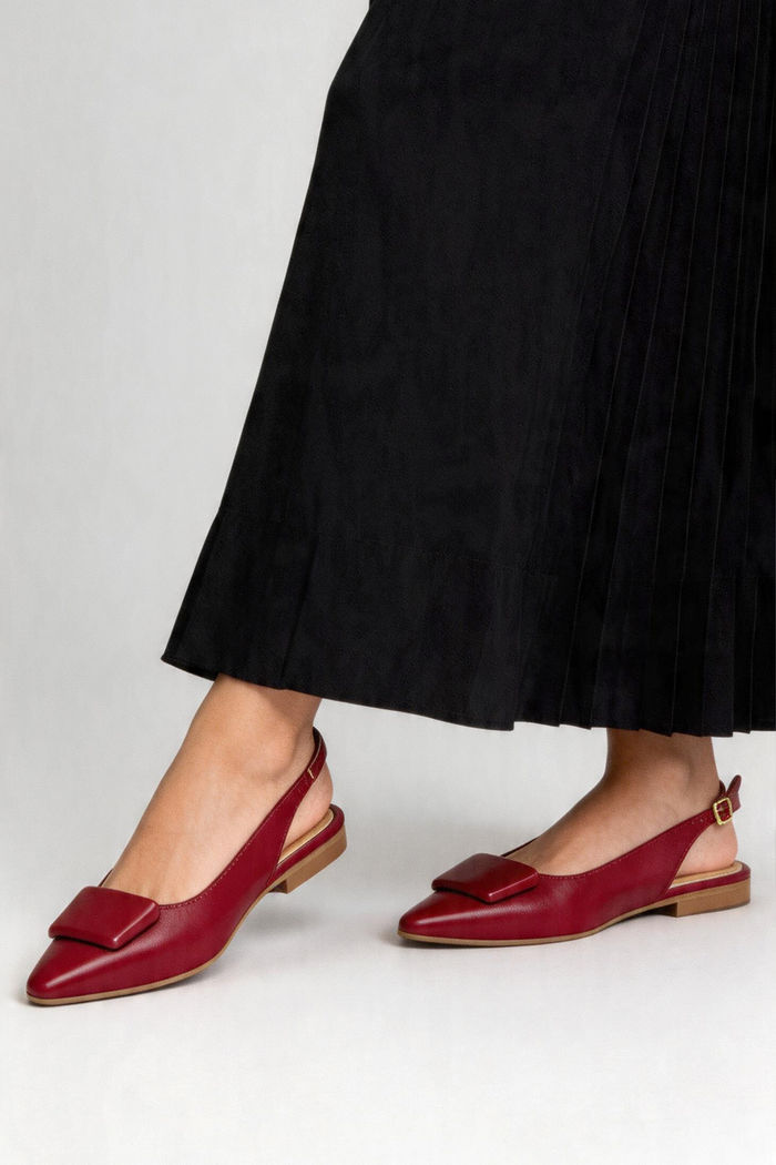 Chanel Rasteiro com Enfeite Bordô