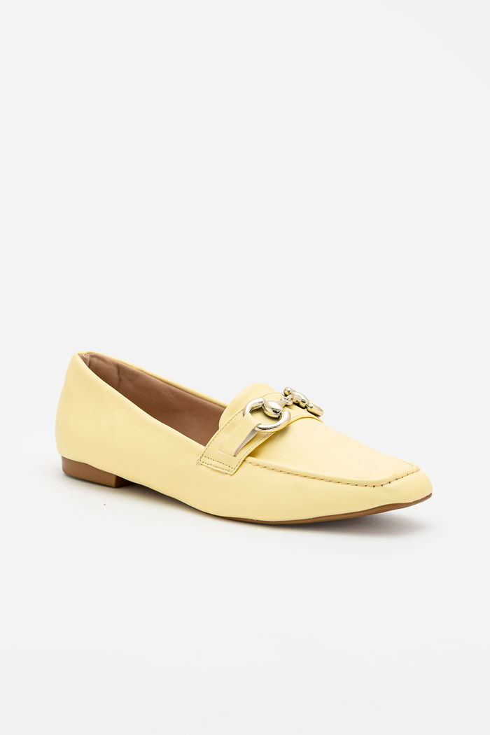 Mocassim Com Enfeite Bico Quadrado Amarelo