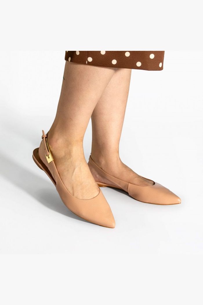 Chanel com Fivela Imponente Amêndoa