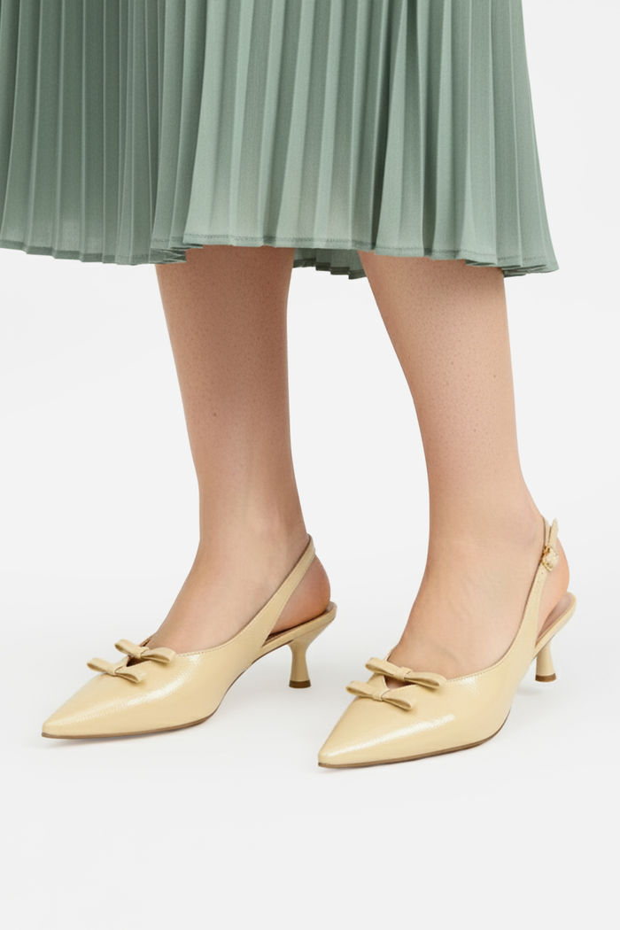 Chanel Delicada com Salto Taça Amarelo Claro