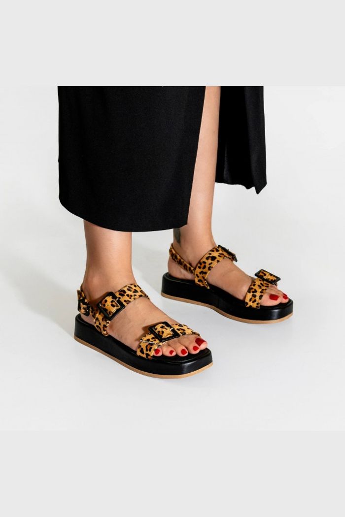 Sandália Flatform com Fivelas Ajustáveis Onça