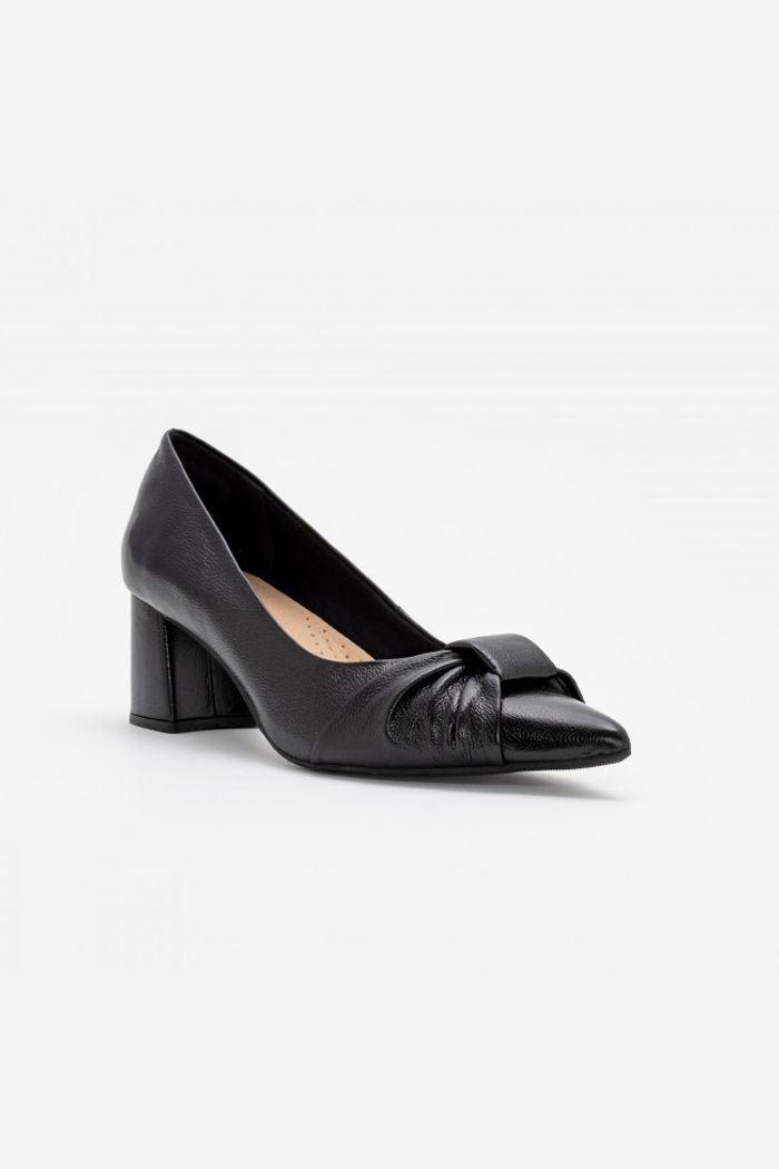 Scarpin em Couro Laço Preto