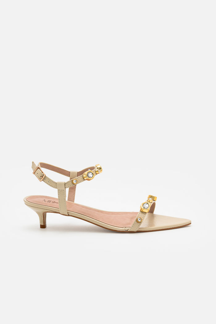 Sandália Delicada com Pedrarias e Salto Fino Off White