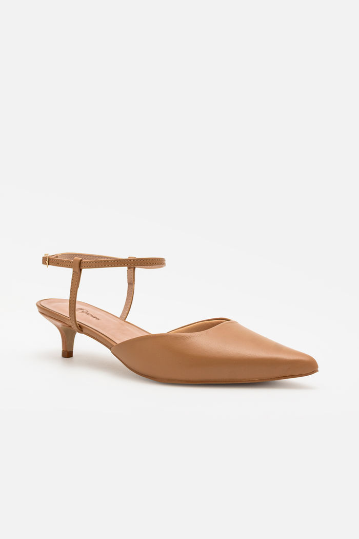 Chanel Elegante em Couro com Salto Fino Caramelo