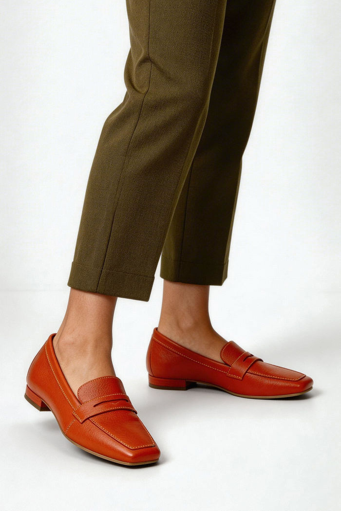 Mocassim Elegante em Couro Laranja