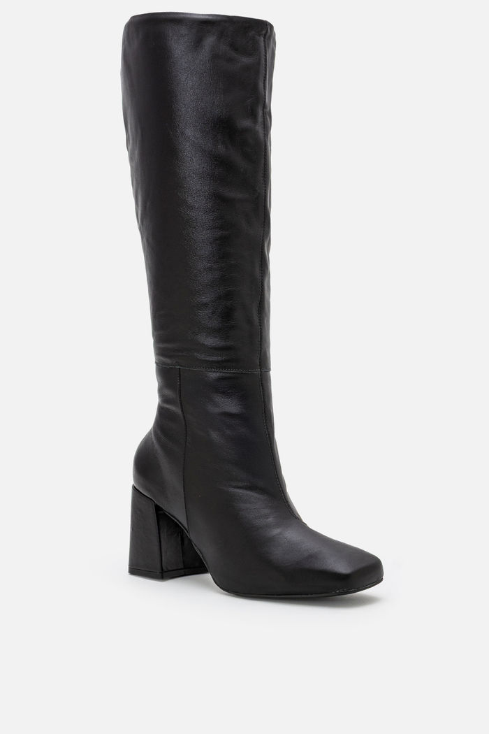 Bota Em Couro Com Salto Blocão E Cano Médio Preta