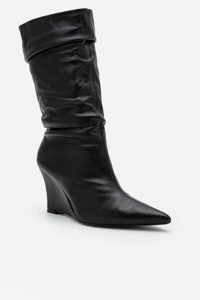 Bota Anabela em Couro Preta