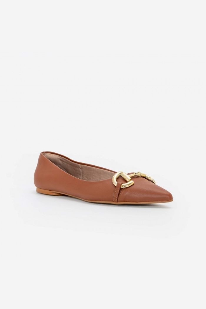 Sapatilha Elegante com Bico Fino Caramelo