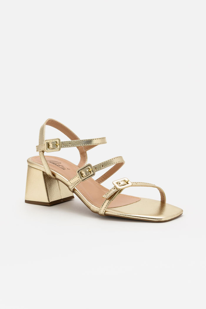Sandália Delicada com Fivelas que Regulam Ouro