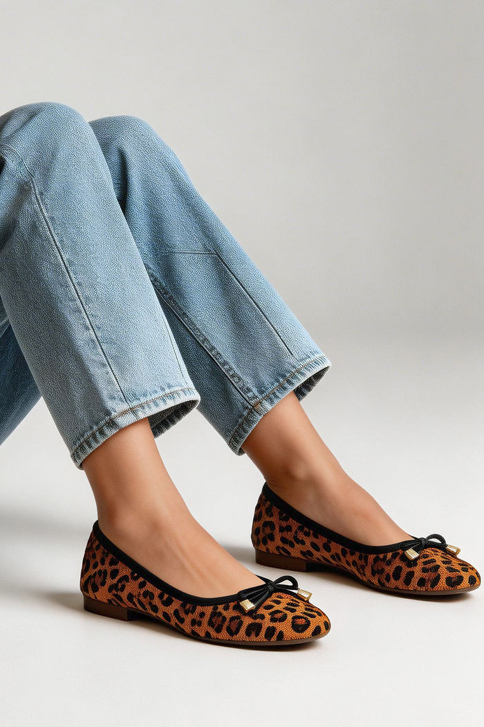 Sapatilha Delicada em Couro Onça