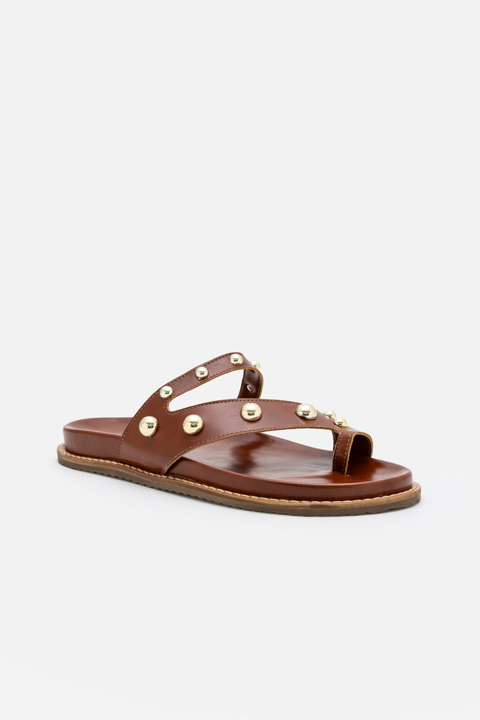 Papete com Dedão e Enfeites Metálicos Tostado