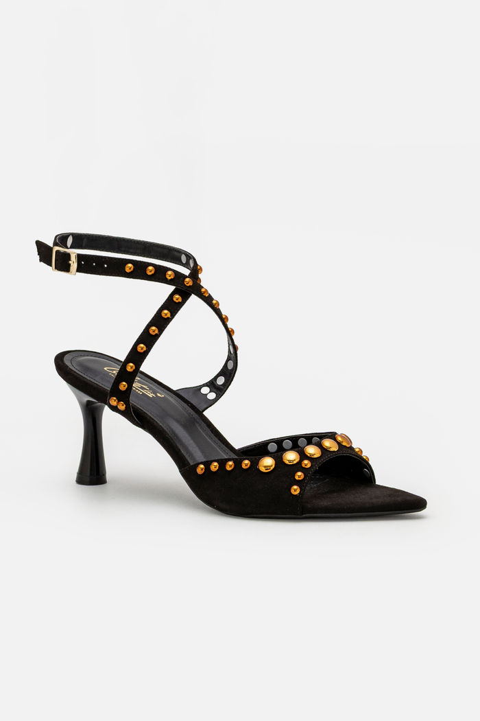 Sandália com Rebites e Bico Folha Preta