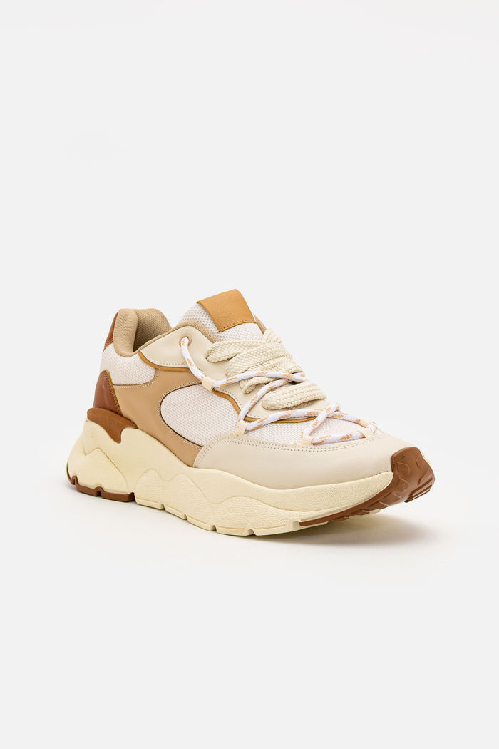 Tênis com Caramelo Estiloso com Solado Esportivo Bege