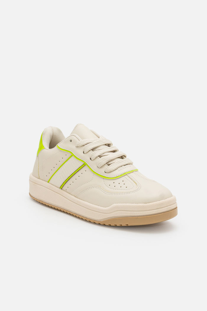 Tênis com Detalhes Verdes Off White