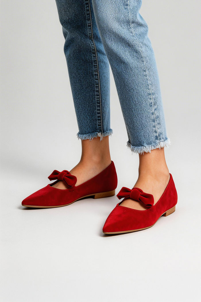 Sapatilha em Camurça com Laço Delicada Vermelha