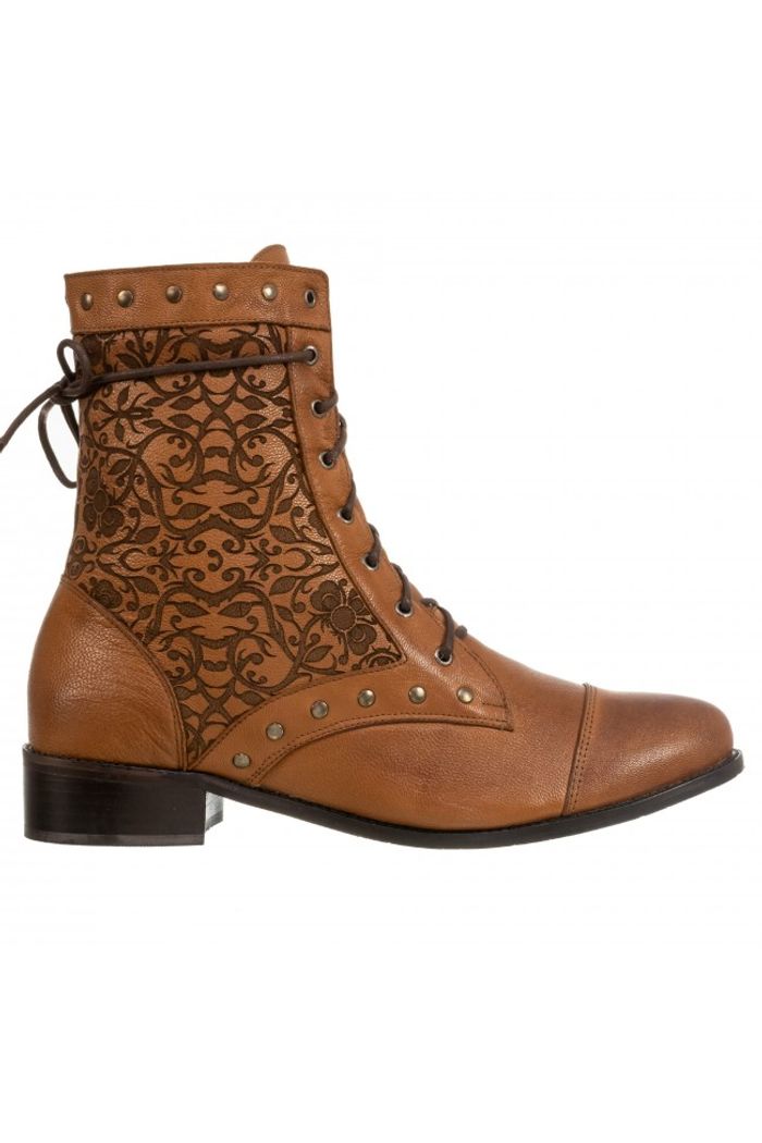 Bota com Detalhes em Laser Caramelo