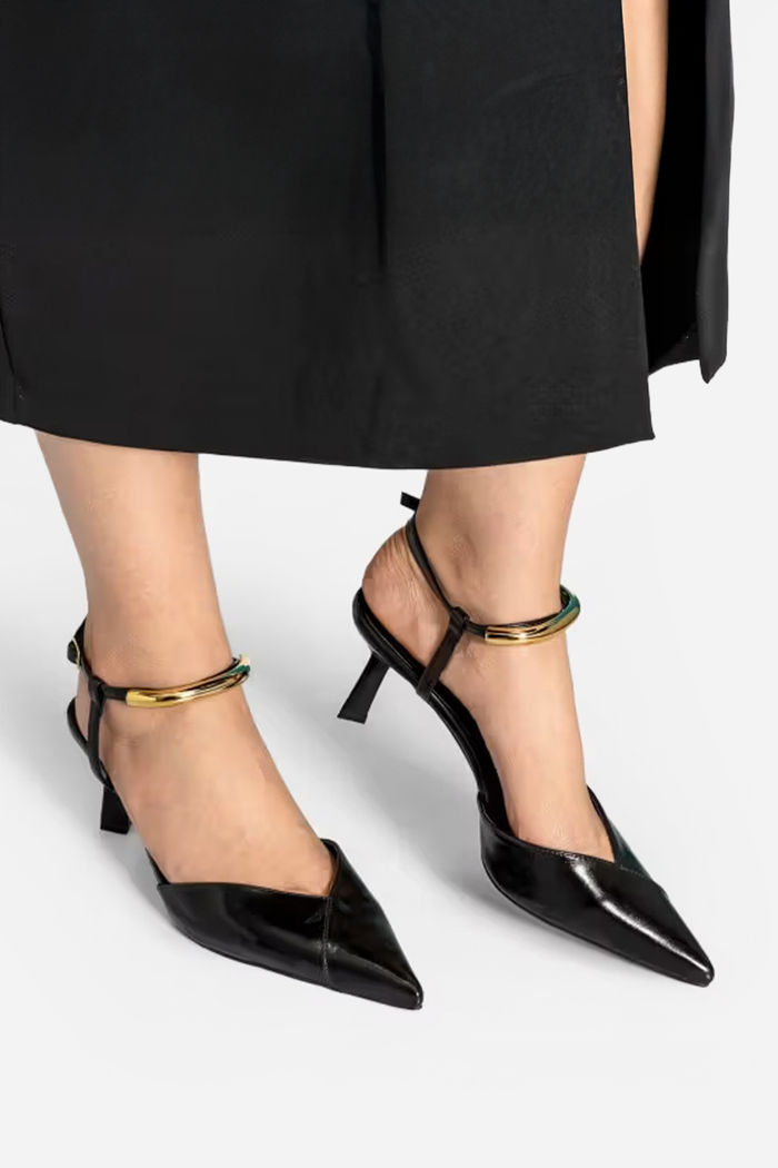 Chanel Poderoso com Enfeite Preto