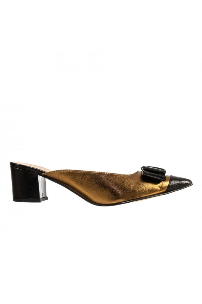 Mule Bico Fino com Laço e Salto Bloco Bronze