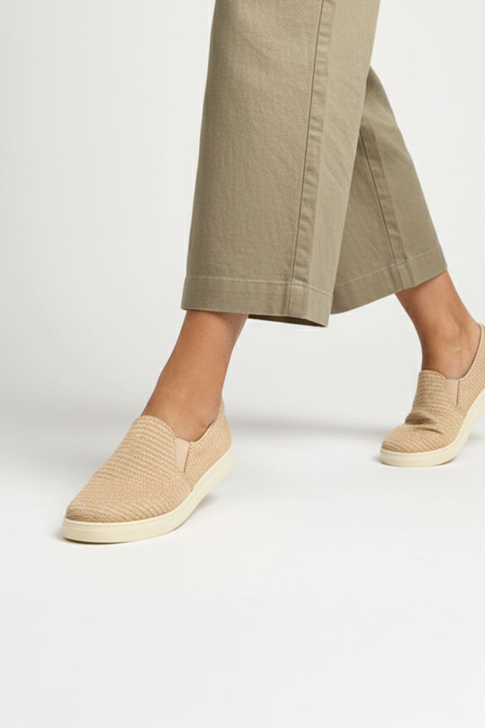 Slip On em Tecido Amêndoa