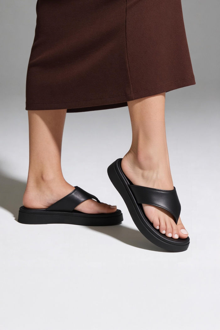 Mule Flatform de Dedo Preto