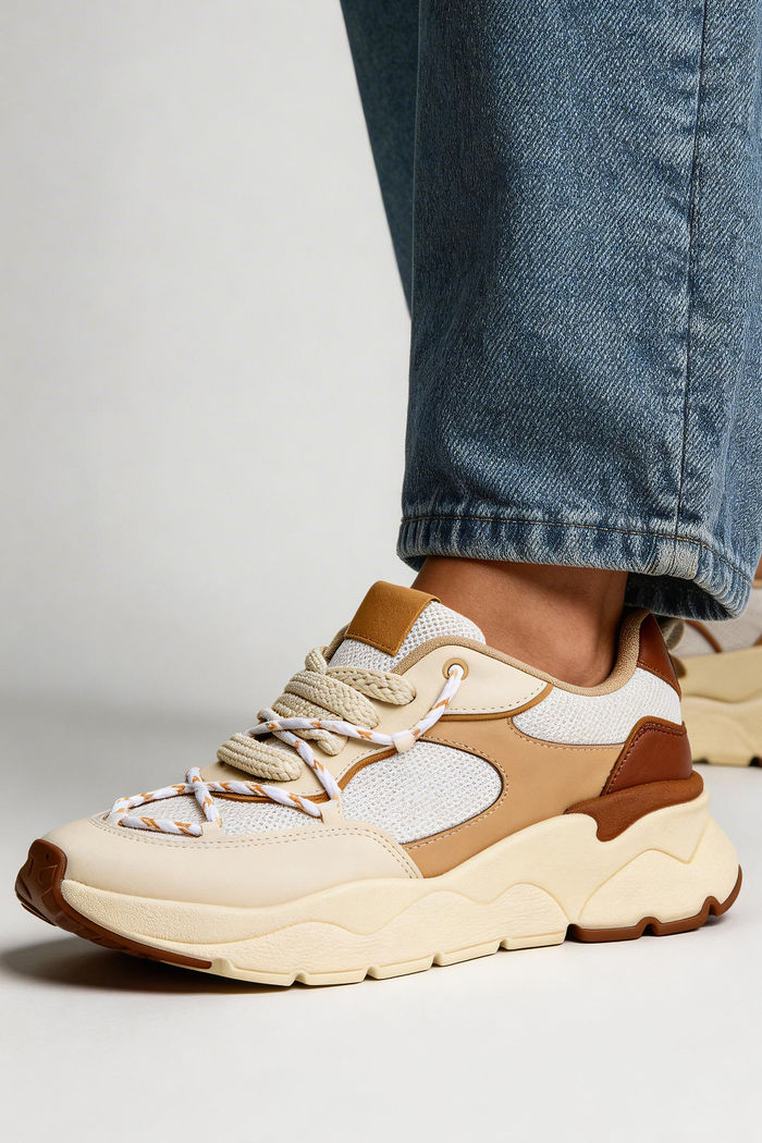 Tênis com Caramelo Estiloso com Solado Esportivo Bege