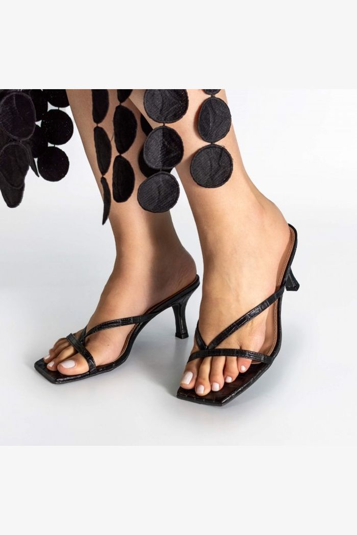 Mule Tiras com Bico Quadrado Preto