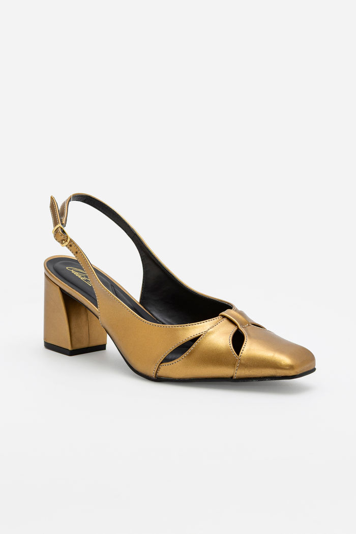 Chanel com Salto Bloco Elegante Bronze